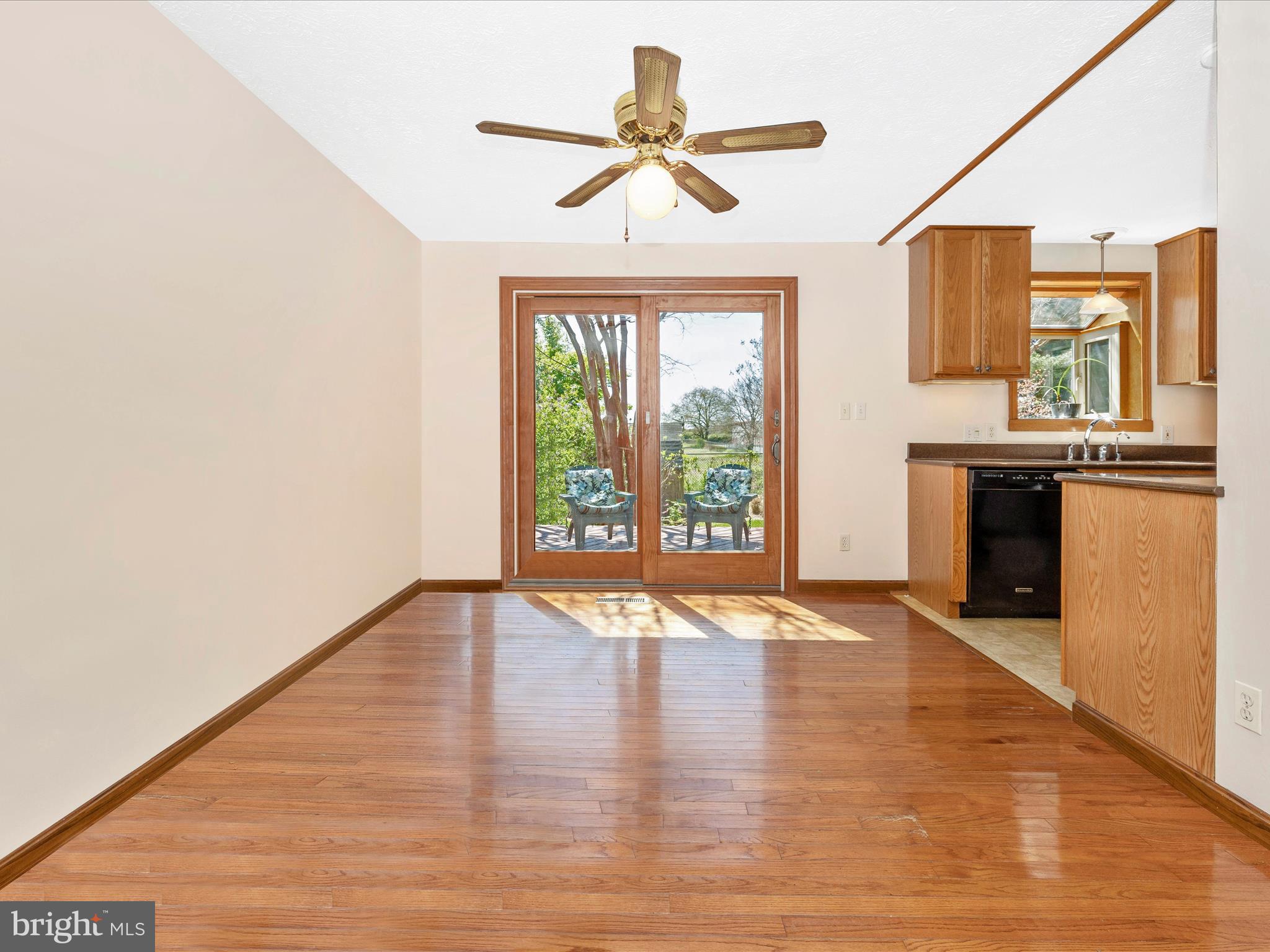 394 Prospect Boulevard Frederick, MD 21701 - Photo 7 of 39 Dining Area