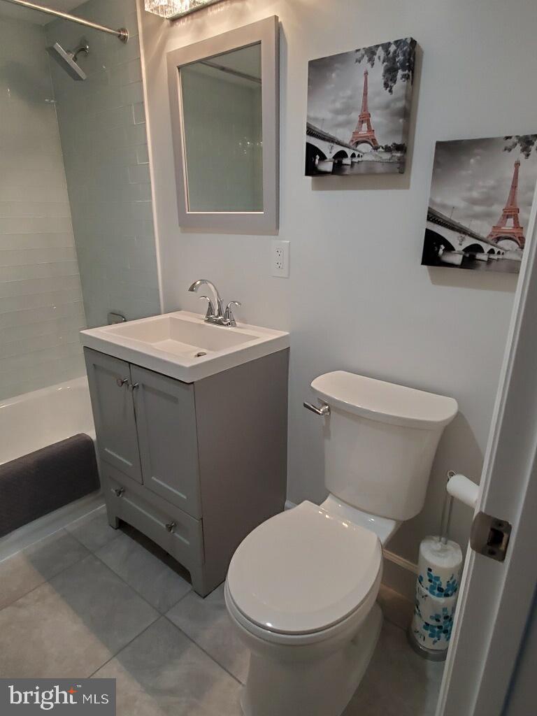 240 M Street Southwest, Unit E612 Washington, DC 20024 - Photo 12 of 17 Bathroom Sink