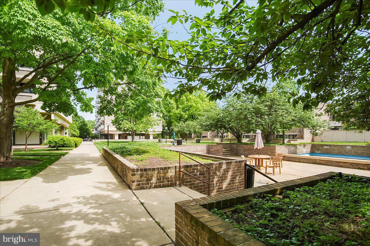 240 M Street Southwest, Unit E612 Washington, DC 20024 - Photo 16 of 17 Peaceful Vibe