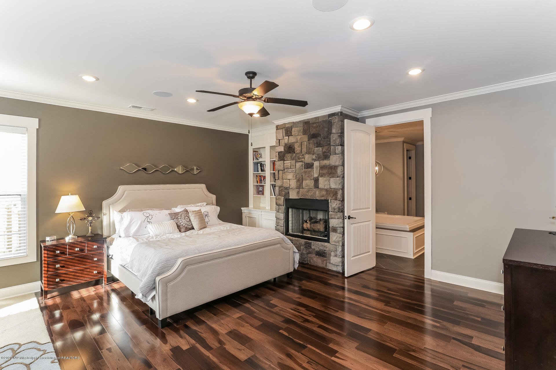 2422 Ross Road Olive Branch, MS 38654 - Photo 8 of 20 006-photo-master-bedroom-6815694