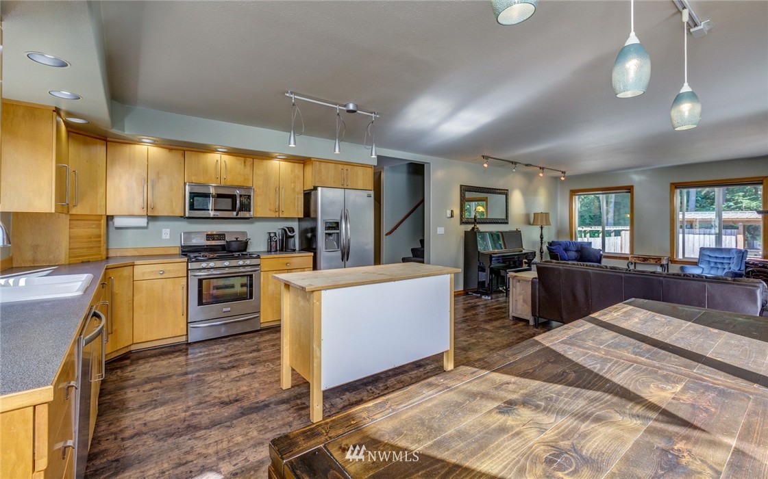 7143 F & S Grade Road Sedro-Woolley, WA 98284 - Photo 3 of 25 Gallery Image 3