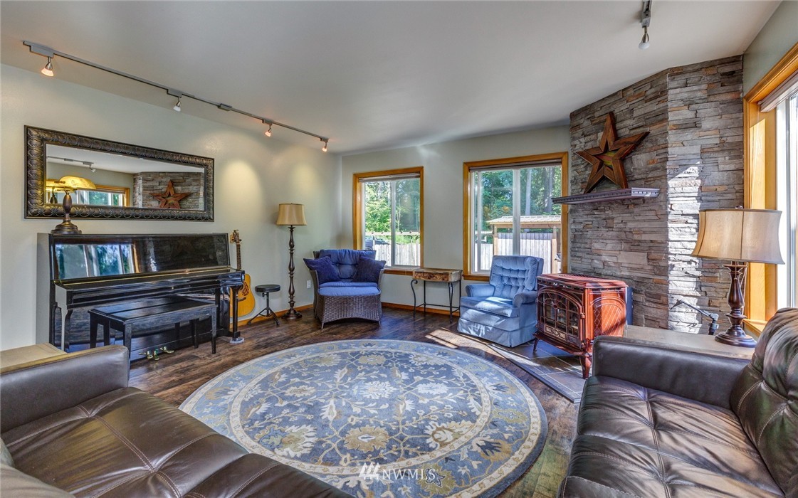 7143 F & S Grade Road Sedro-Woolley, WA 98284 - Photo 5 of 25 Gallery Image 5