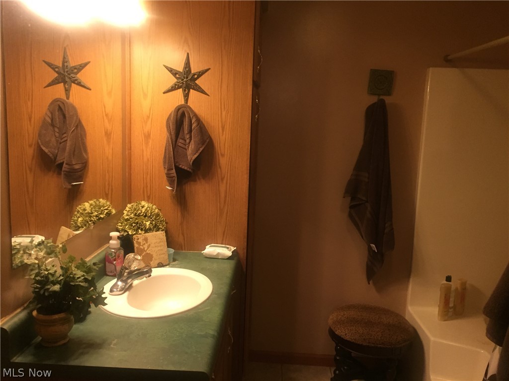 811 Beans Road Sherrodsville, OH 44675 - Photo 7 of 18 Gallery Image 7