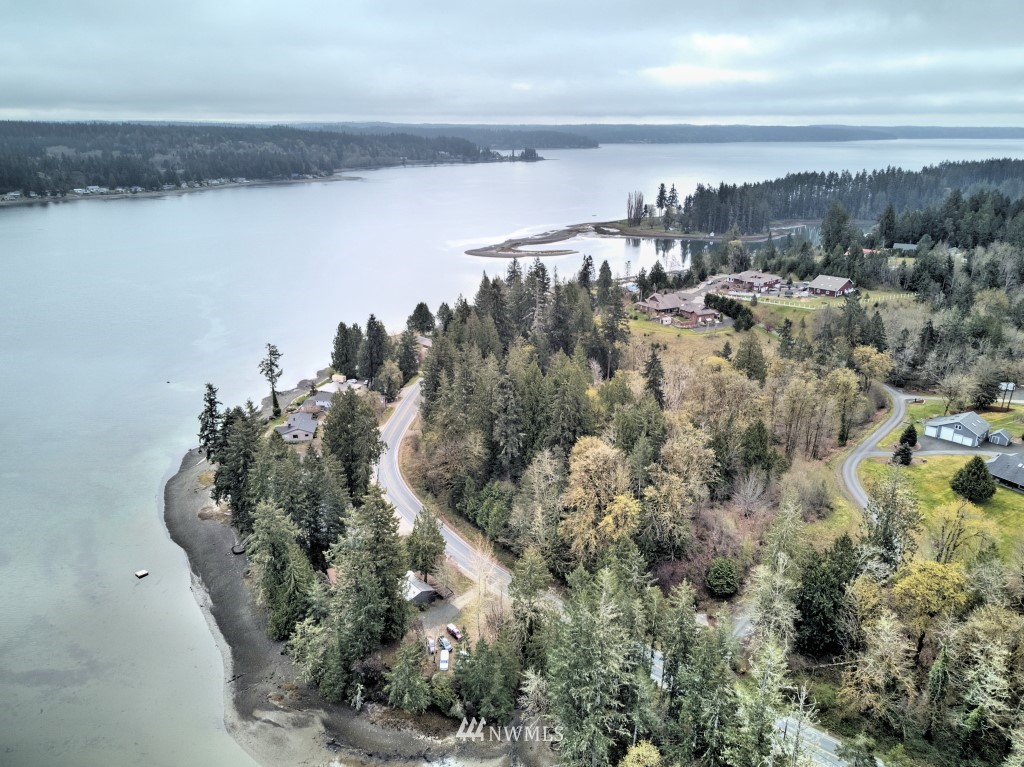 7800 East Grapeview Loop Road Allyn, WA 98524 - Photo 2 of 35 Gallery Image 2