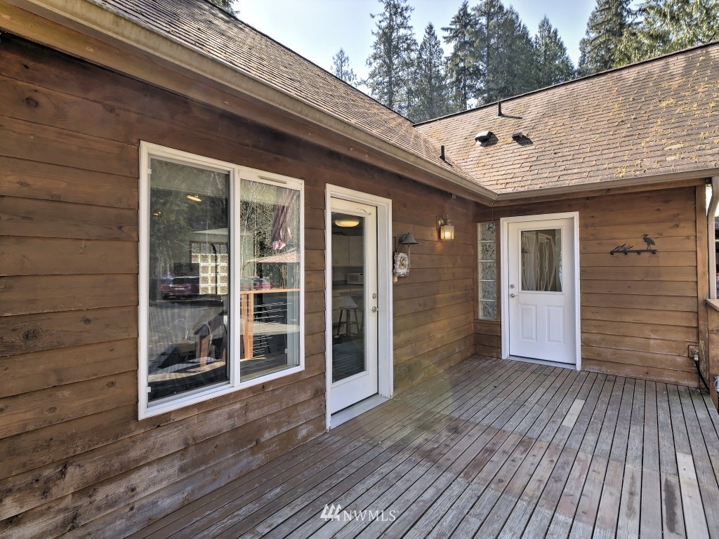 7800 East Grapeview Loop Road Allyn, WA 98524 - Photo 11 of 35 Gallery Image 11