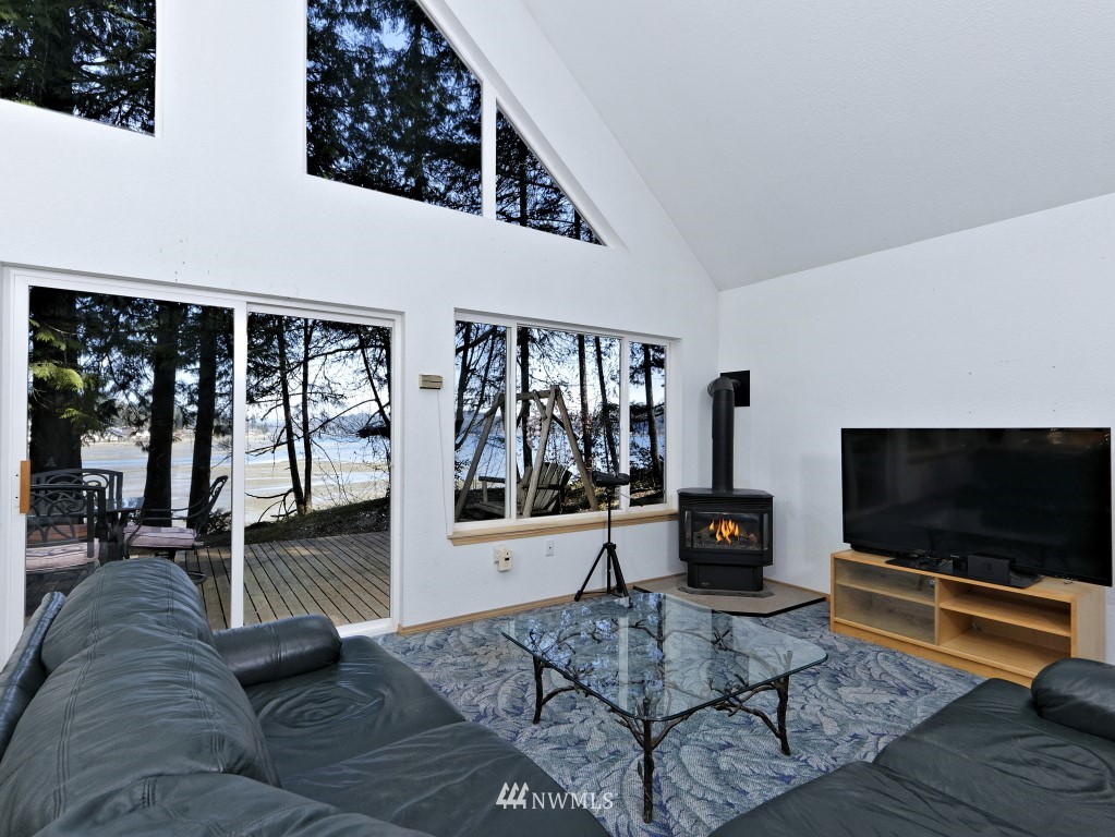 7800 East Grapeview Loop Road Allyn, WA 98524 - Photo 13 of 35 Gallery Image 13