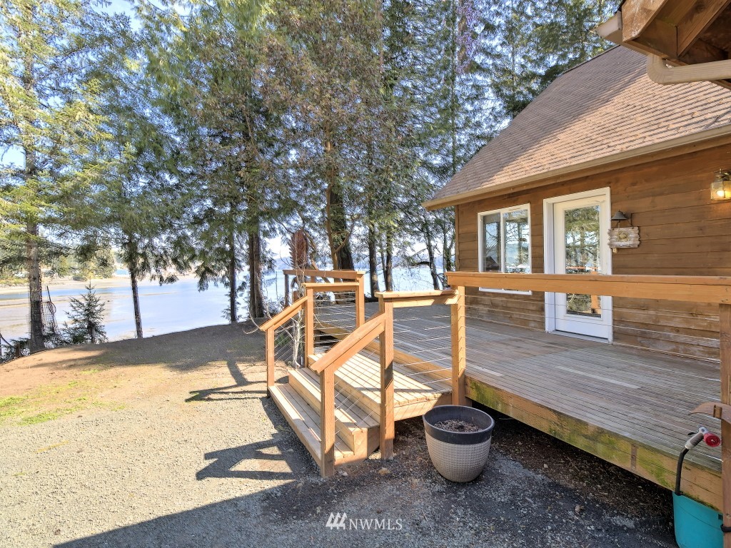 7800 East Grapeview Loop Road Allyn, WA 98524 - Photo 3 of 35 Gallery Image 3