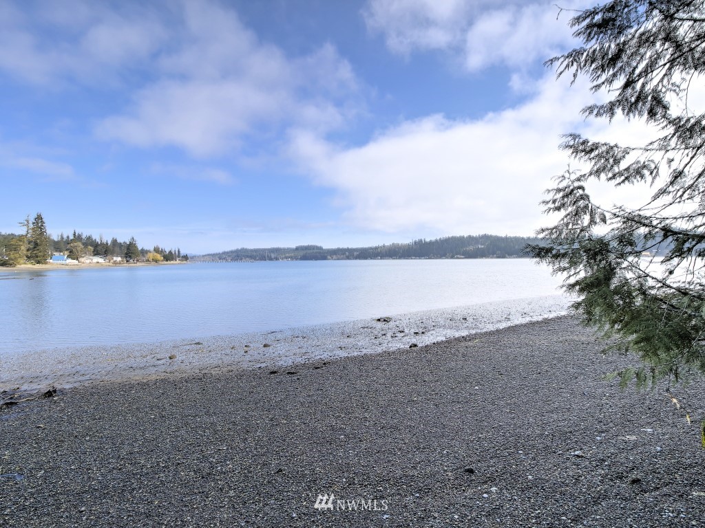 7800 East Grapeview Loop Road Allyn, WA 98524 - Photo 34 of 35 Gallery Image 34