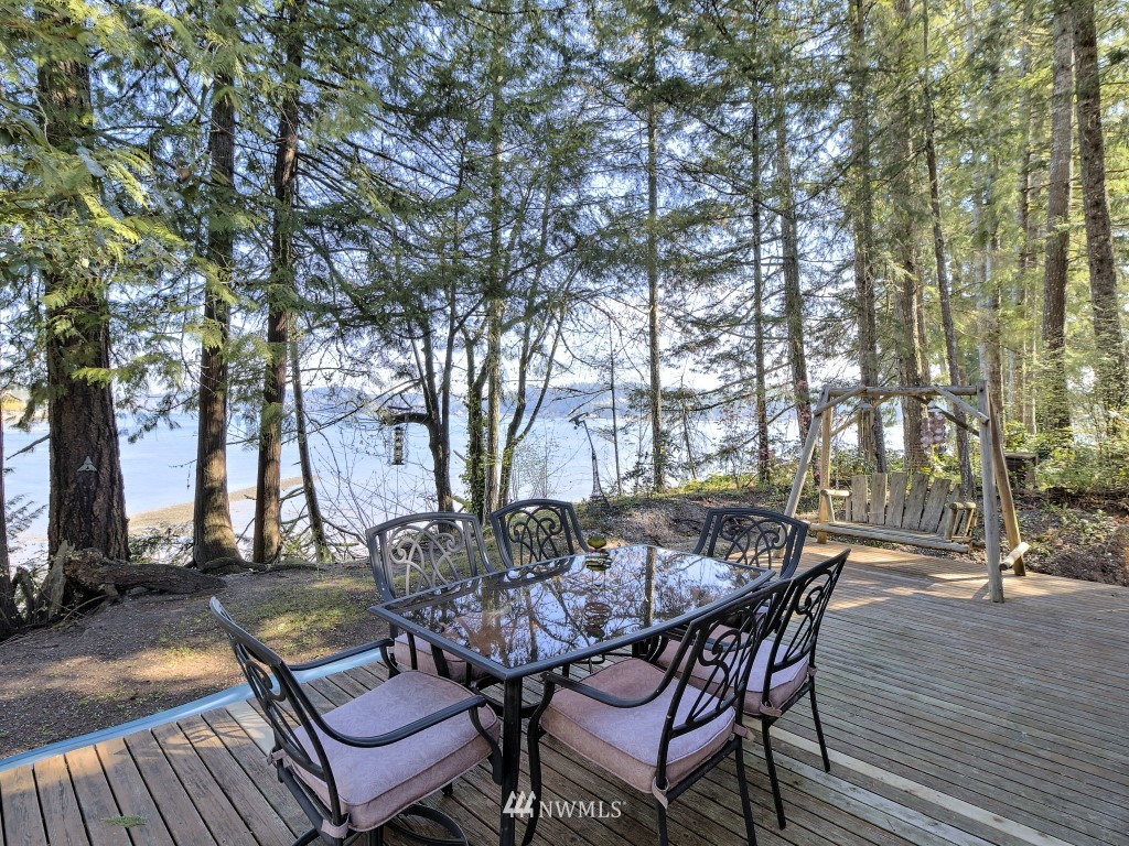 7800 East Grapeview Loop Road Allyn, WA 98524 - Photo 7 of 35 Gallery Image 7