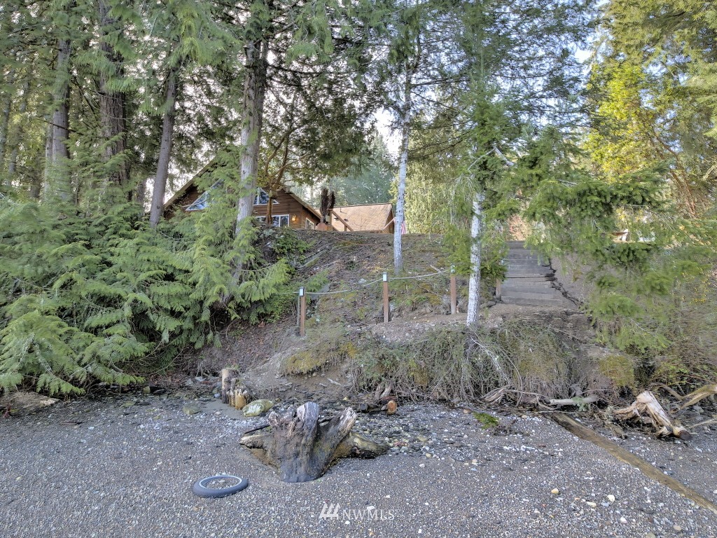 7800 East Grapeview Loop Road Allyn, WA 98524 - Photo 8 of 35 Gallery Image 8