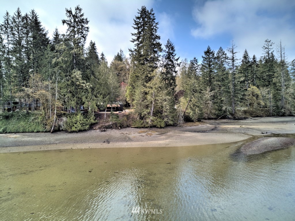 7800 East Grapeview Loop Road Allyn, WA 98524 - Photo 9 of 35 Gallery Image 9