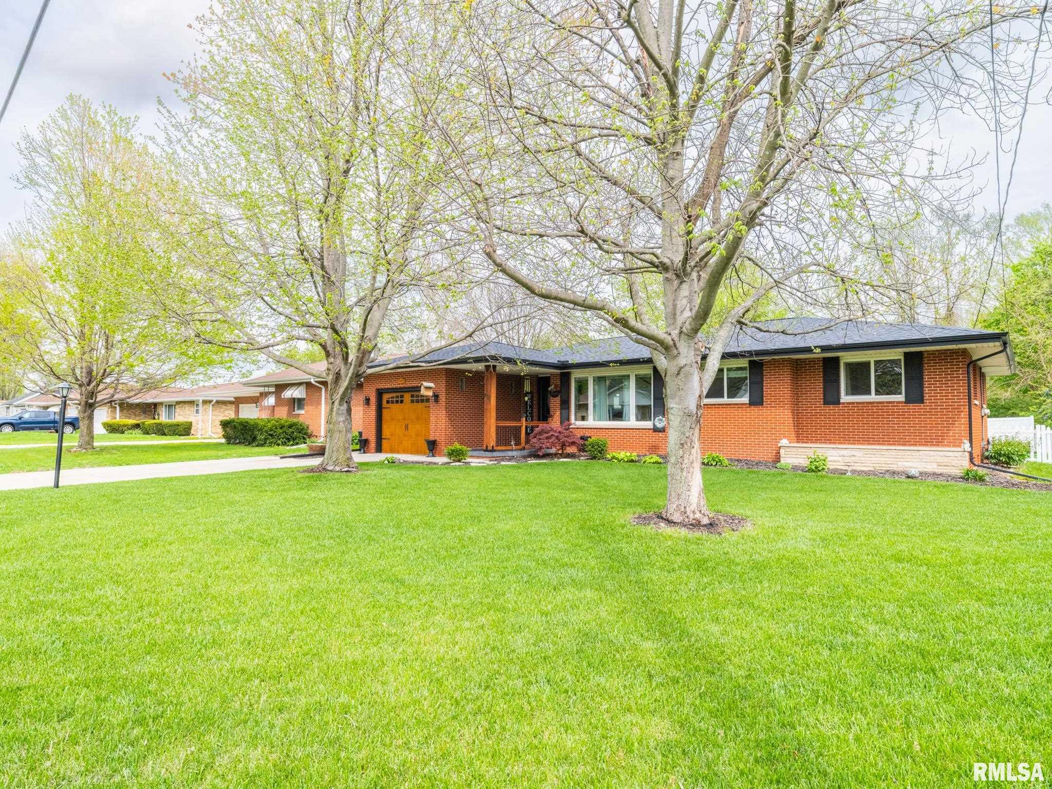 800 South Kickapoo Lane Peoria, IL 61604 - Photo 2 of 65