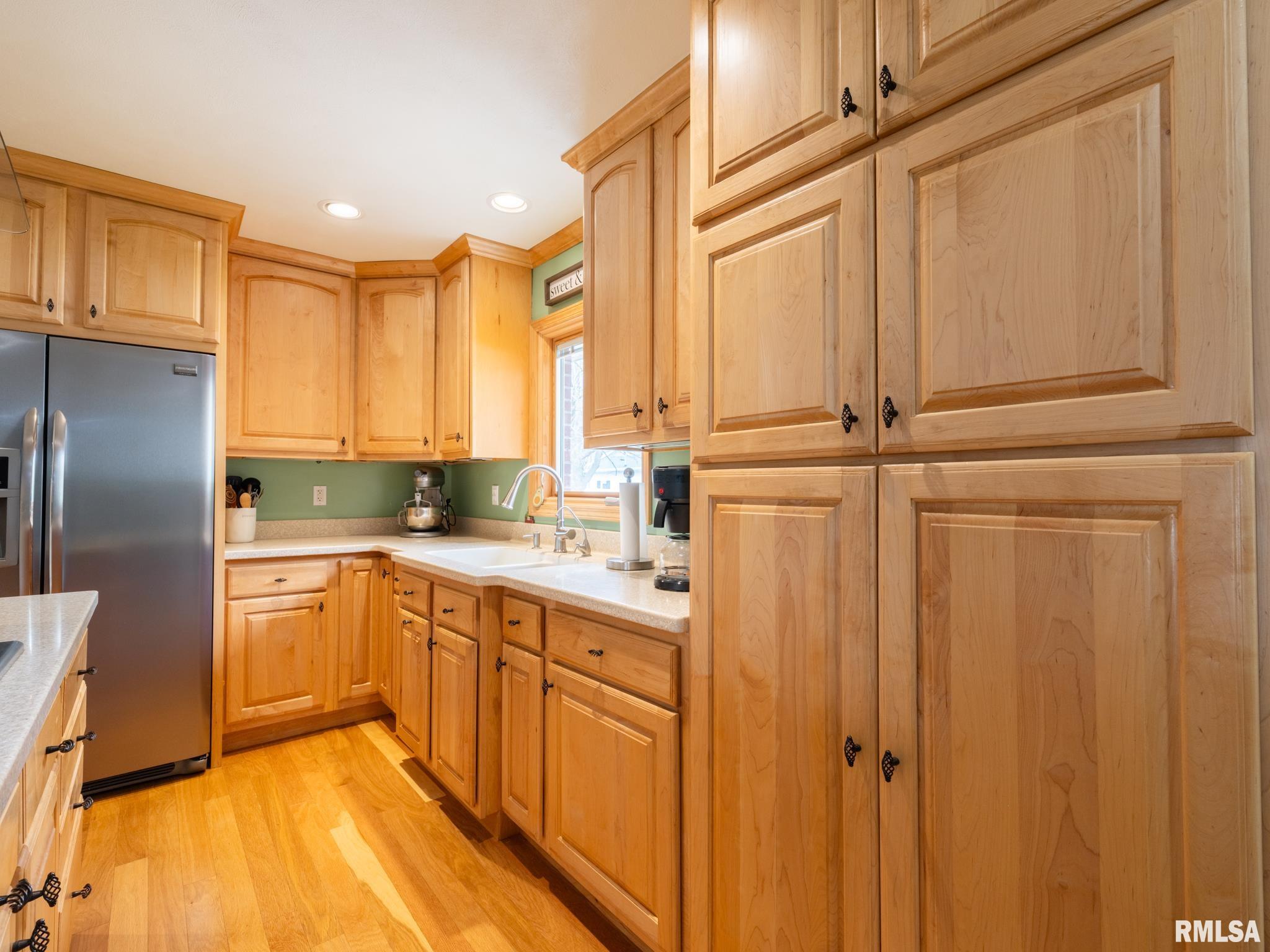 800 South Kickapoo Lane Peoria, IL 61604 - Photo 26 of 65