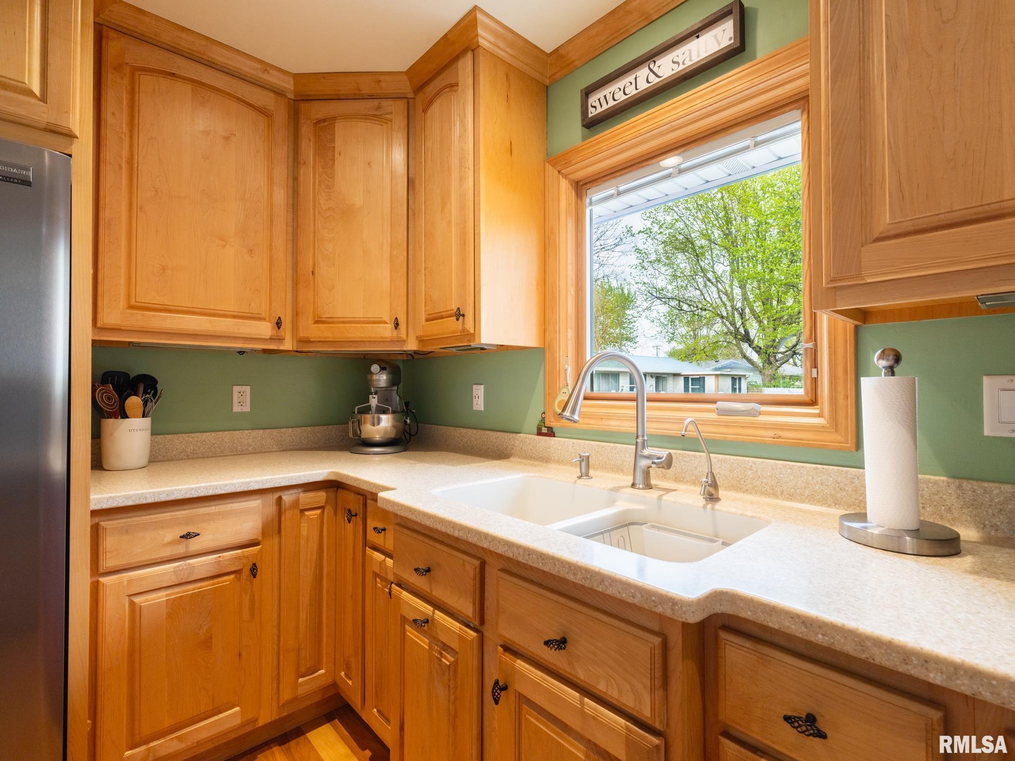 800 South Kickapoo Lane Peoria, IL 61604 - Photo 27 of 65