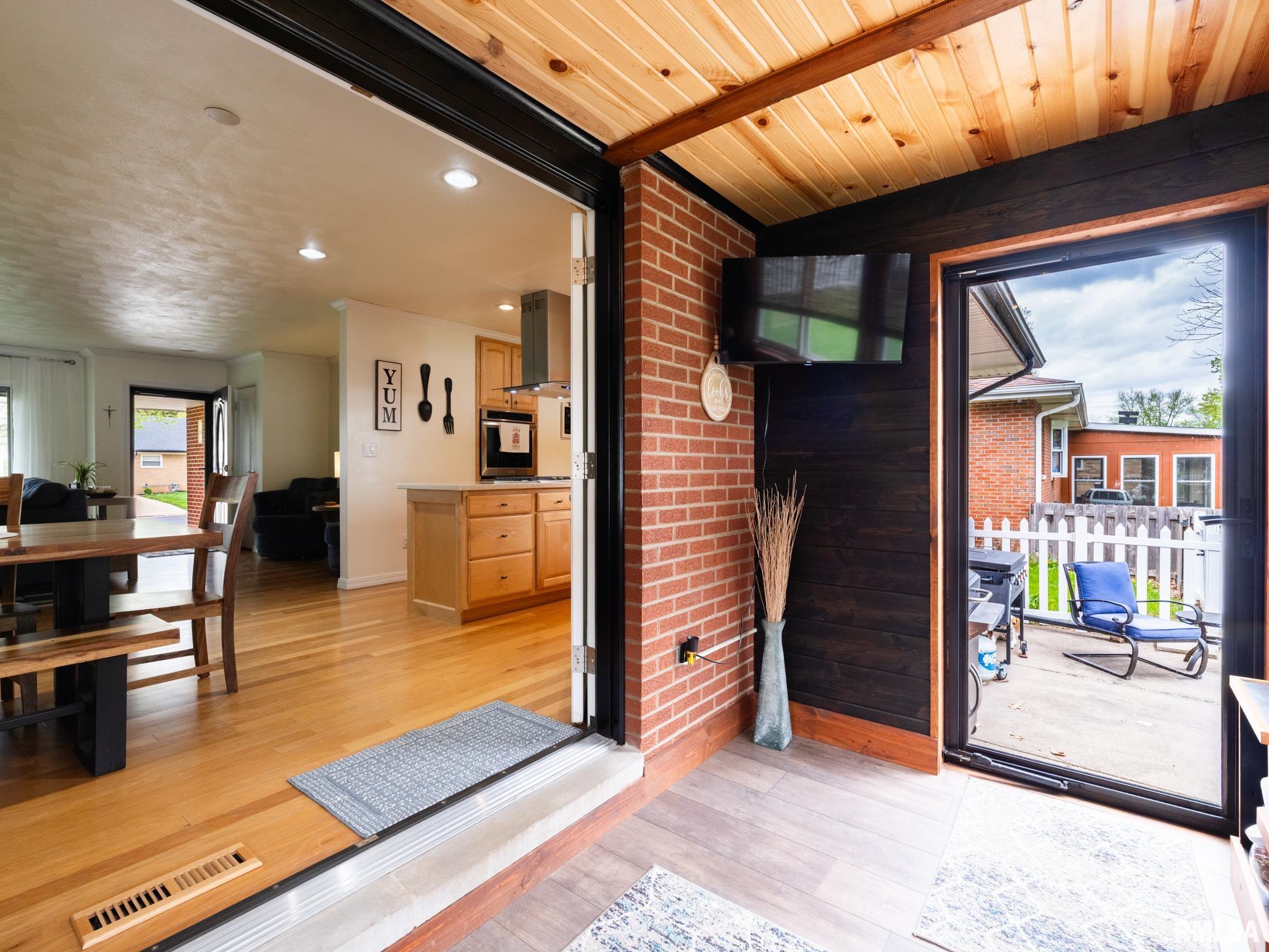 800 South Kickapoo Lane Peoria, IL 61604 - Photo 33 of 65