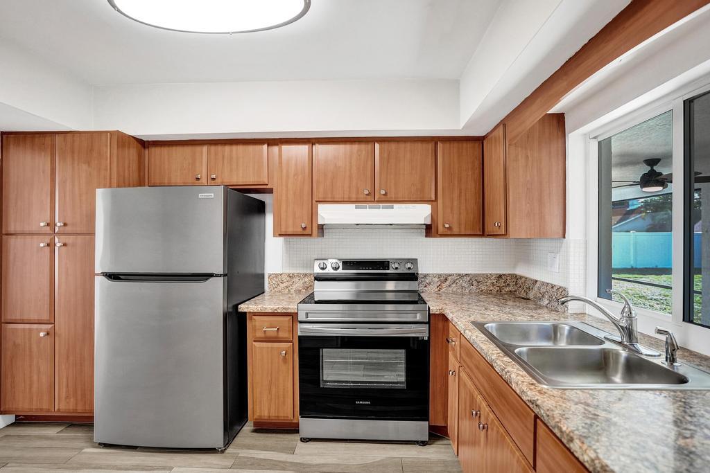 1160 Southwest 11th Street Boca Raton, FL 33486 - Photo 31 of 53 DSC00886