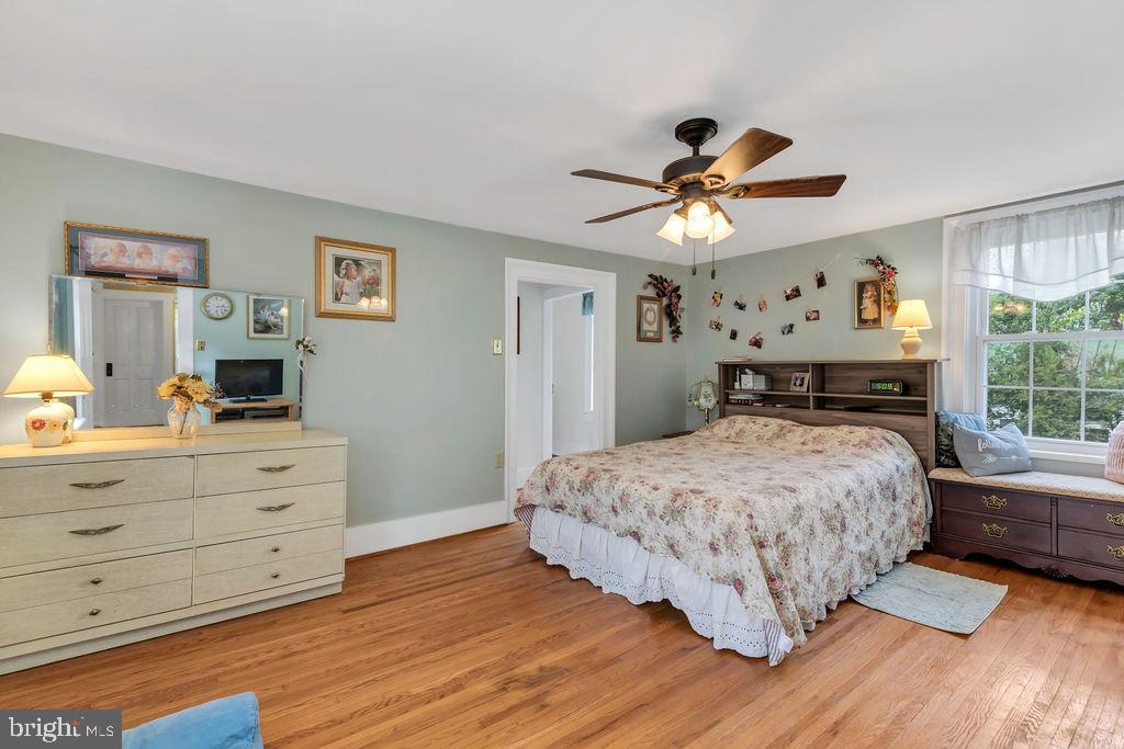 12335 Back Road Toms Brook, VA 22660 - Photo 17 of 32 Bedroom #1