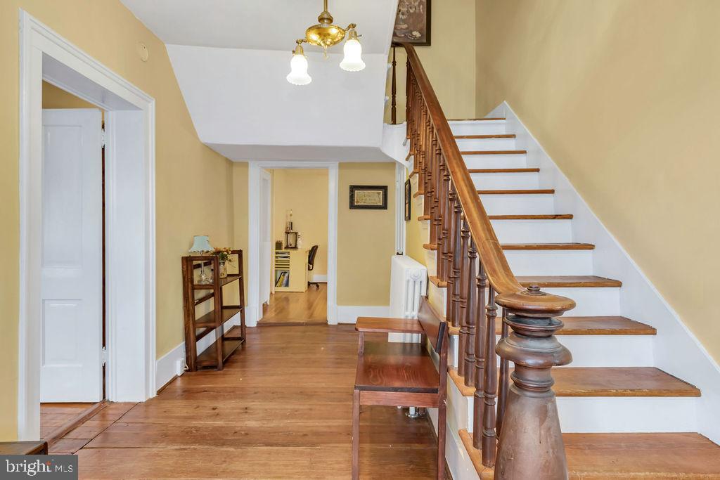 12335 Back Road Toms Brook, VA 22660 - Photo 19 of 32 Foyer