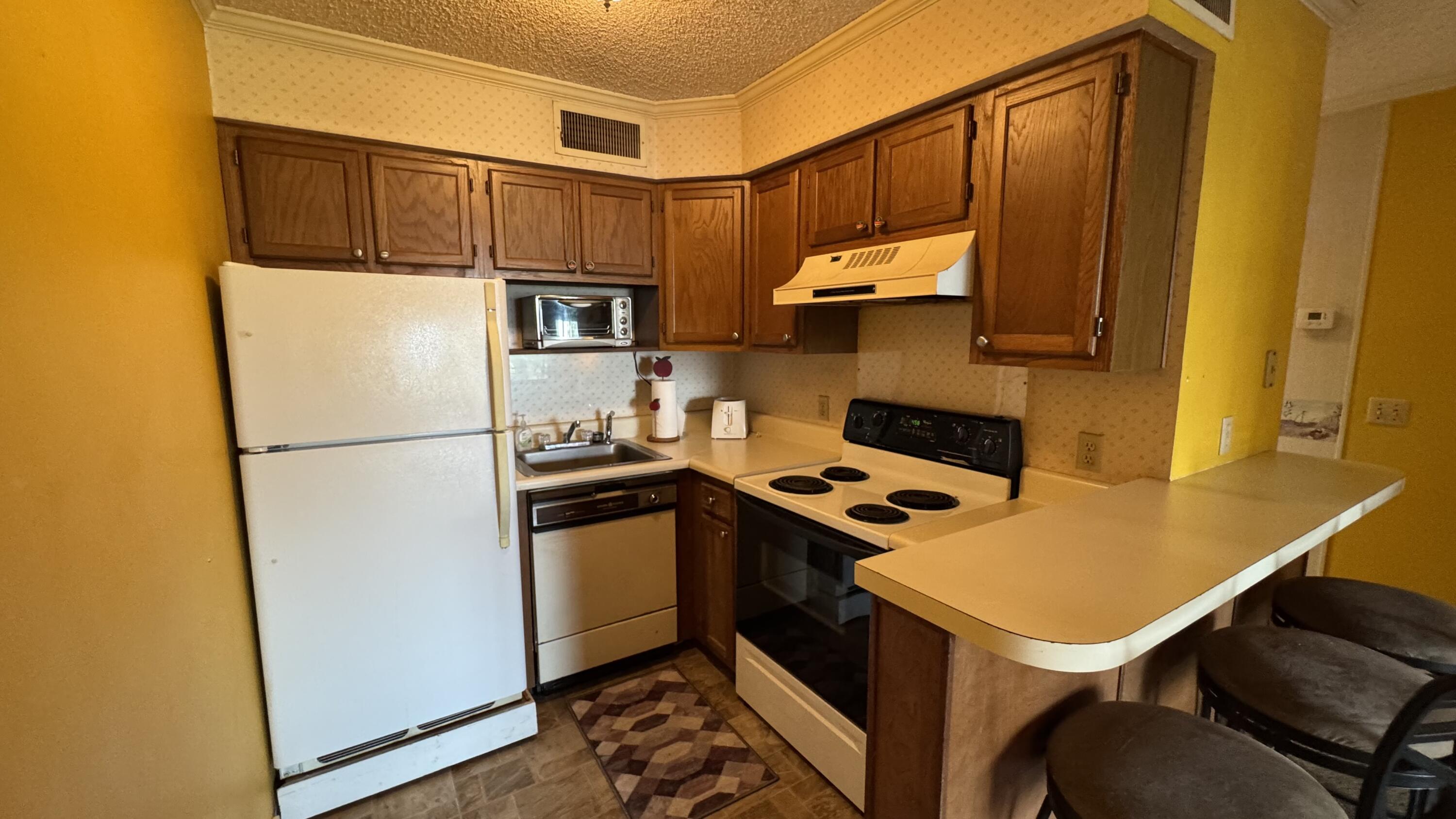 1203 Cypress Pointe, Unit A203 Manning, SC 29102 - Photo 16 of 25 Kitchen
