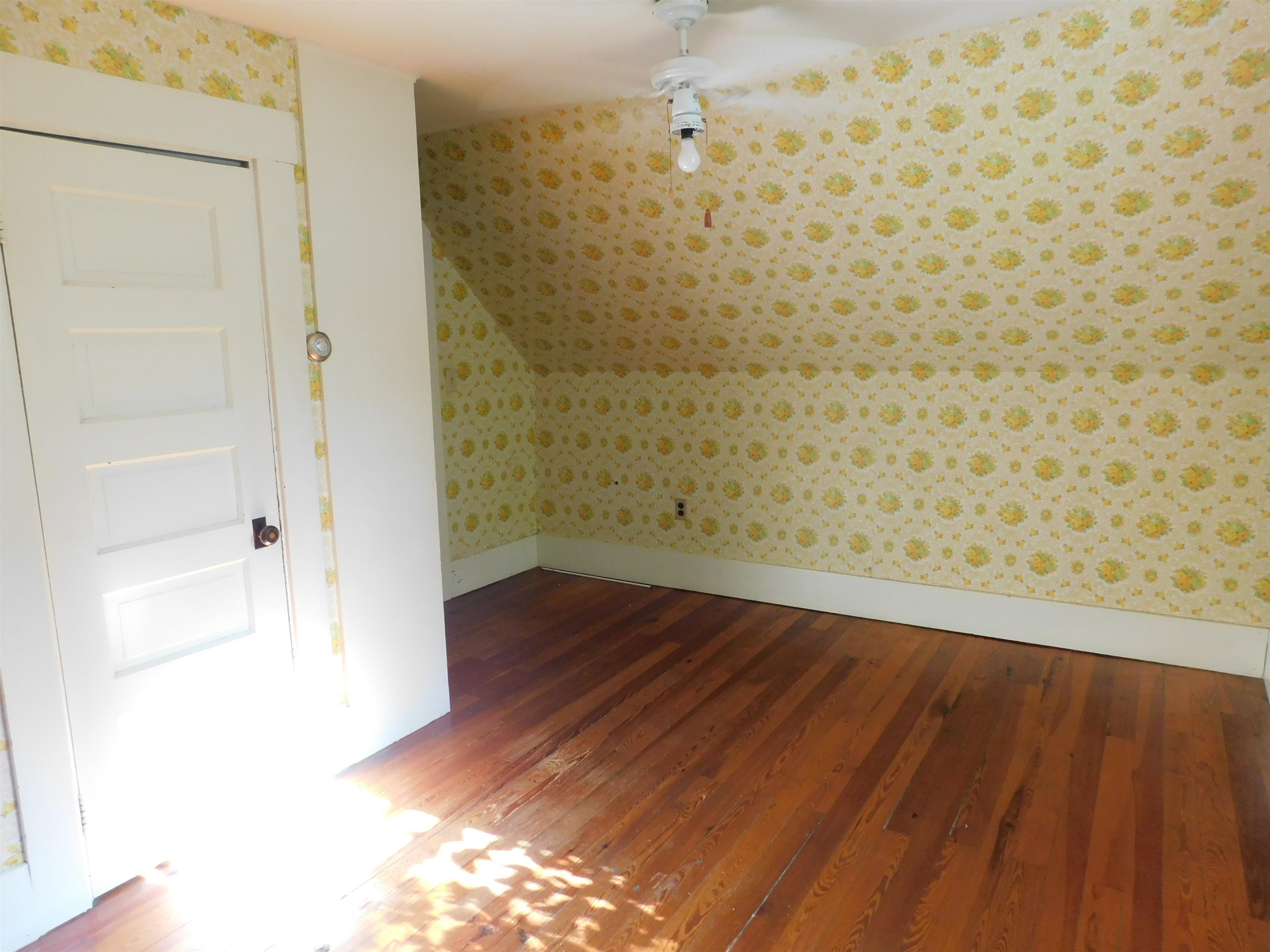 12 Slack Avenue Springfield, VT 05156 - Photo 8 of 24