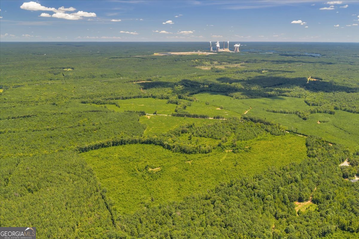 3442 Highway 83 Forsyth, GA 31029 - Photo 5 of 19 a view of an ocean from a balcony