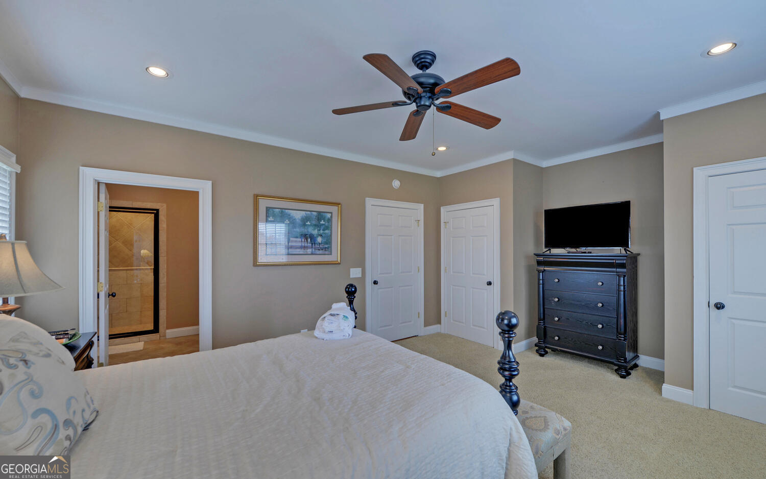29 Cottage Lane Toccoa, GA 30577 - Photo 22 of 49 a bedroom with a large bed and a flat tv screen