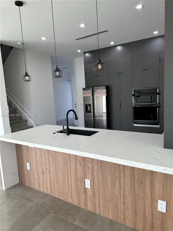 $4,650 | 4631 Southwest 32nd Avenue, Unit 4C, Dania Beach, FL 33312