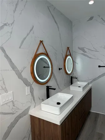 $4,650 | 4631 Southwest 32nd Avenue, Unit 4C, Dania Beach, FL 33312