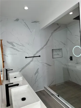 $4,650 | 4631 Southwest 32nd Avenue, Unit 4C, Dania Beach, FL 33312