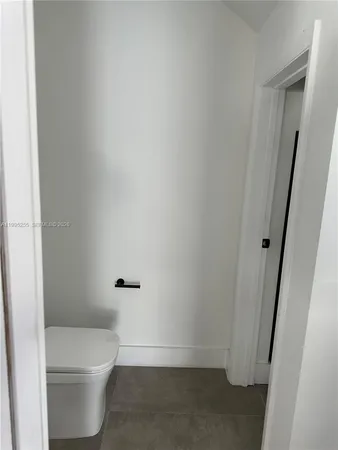 $4,650 | 4631 Southwest 32nd Avenue, Unit 4C, Dania Beach, FL 33312