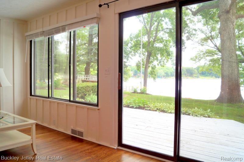 4400 Clifford Road Brighton, MI 48116 - Photo 3 of 22 2 Sliders