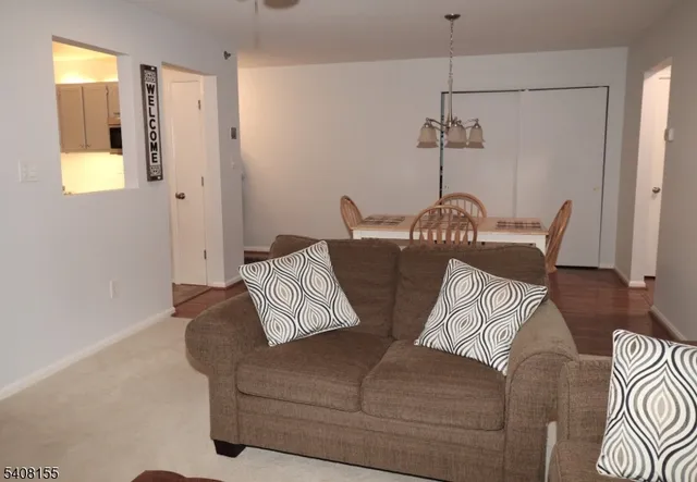 $2,300 | 11 Brookside Lane, Unit 11, Mount Arlington, NJ 07856