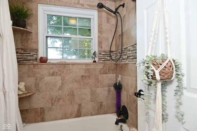 $290,000 | 429 Conduitt Drive, Mooresville, IN 46158