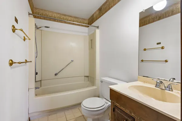 $79,000 | 10818 West Donna Drive, Milwaukee, WI 53224