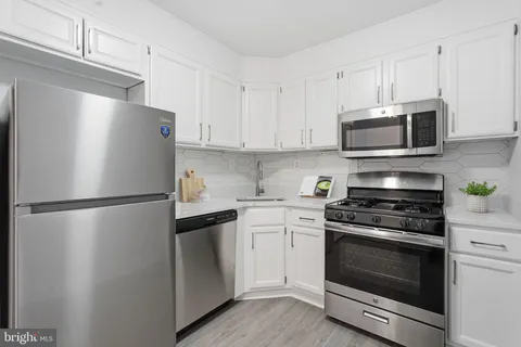 $235,000 | 4600 South Four Mile Run Drive, Unit 613, Arlington, VA 22204