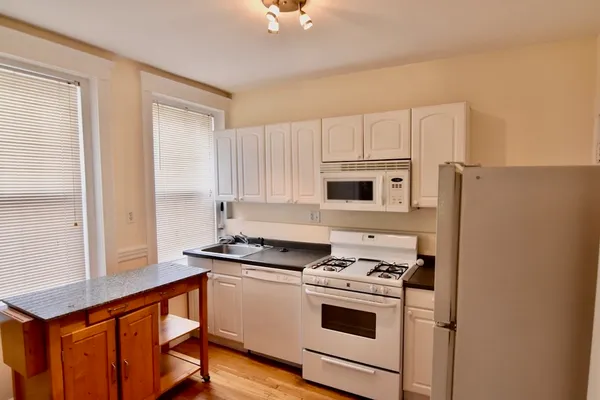 $2,750 | 226 Jamaicaway, Unit 4, Boston, MA 02130