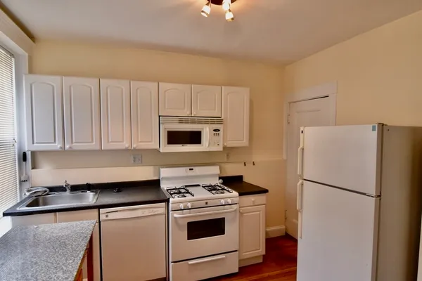 $2,750 | 226 Jamaicaway, Unit 4, Boston, MA 02130
