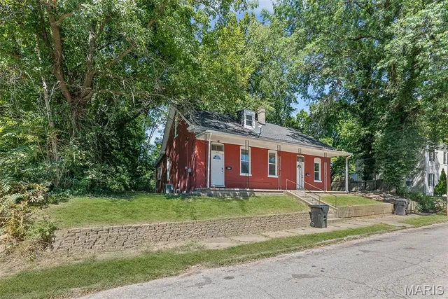 $159,900 | 619 East McKinley Street, Belleville, IL 62220