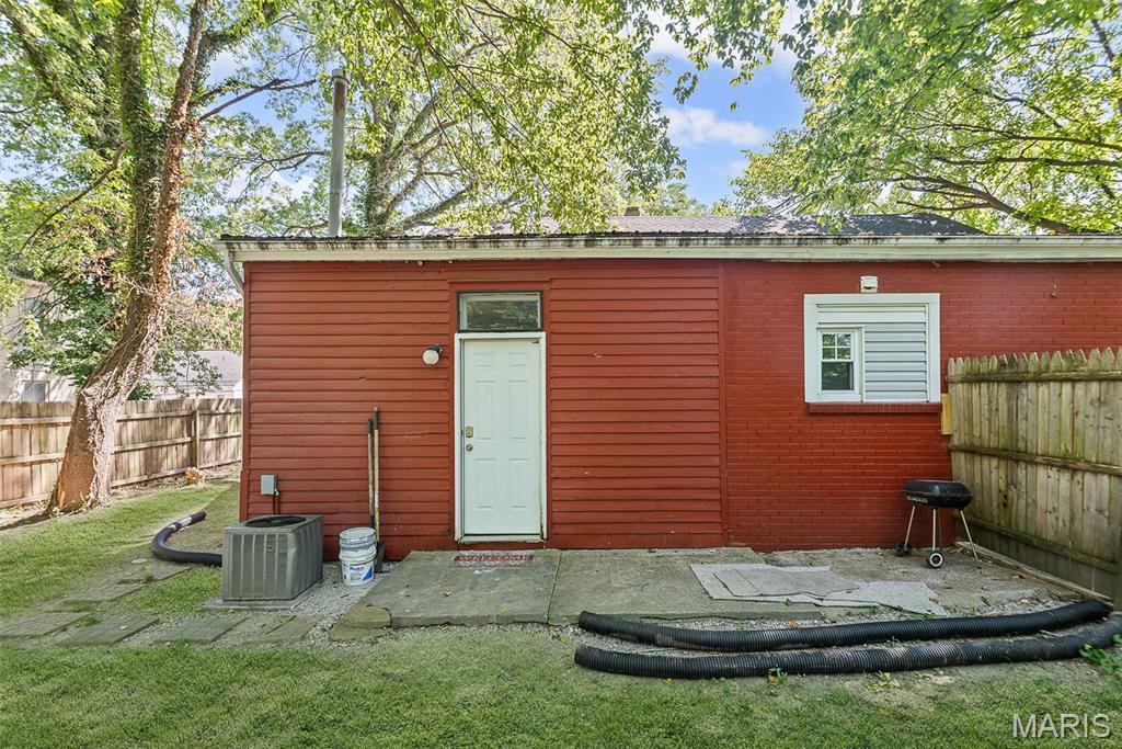 619 East McKinley Street Belleville, IL 62220 - Photo 6 of 25