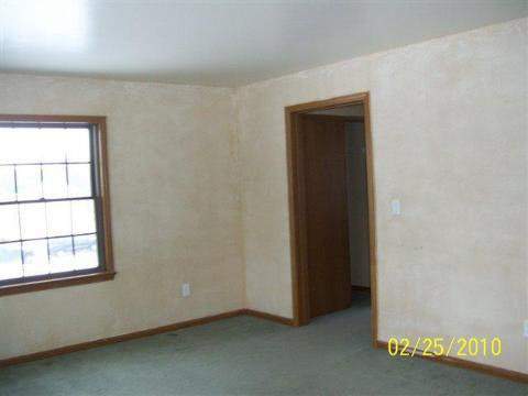 1350 East Carleton Road Adrian, MI 49221 - Photo 9 of 11 942489-8.JPG