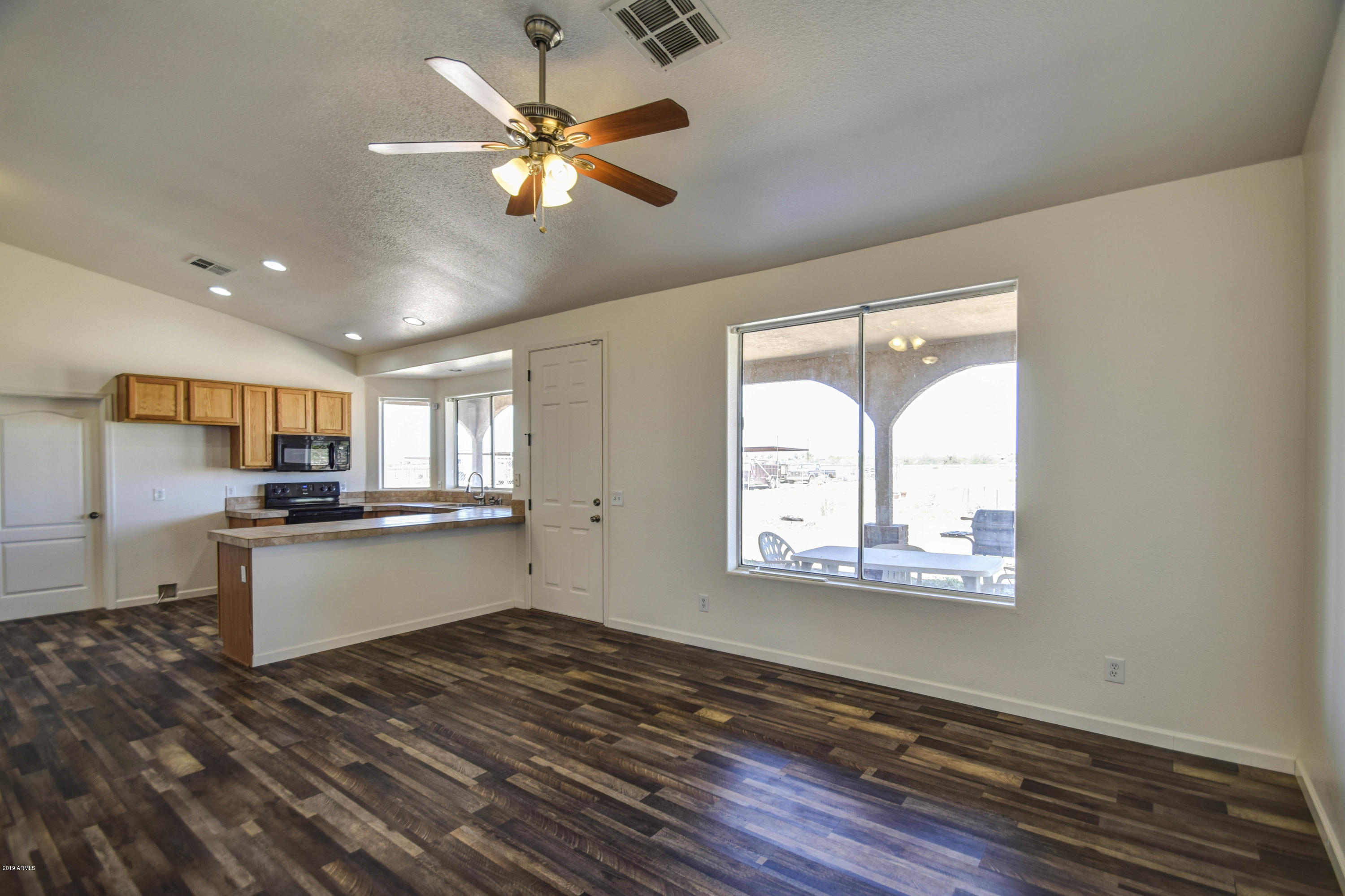 5682 East Storey Road Coolidge, AZ 85128 - Photo 7 of 40 Living Room (2)