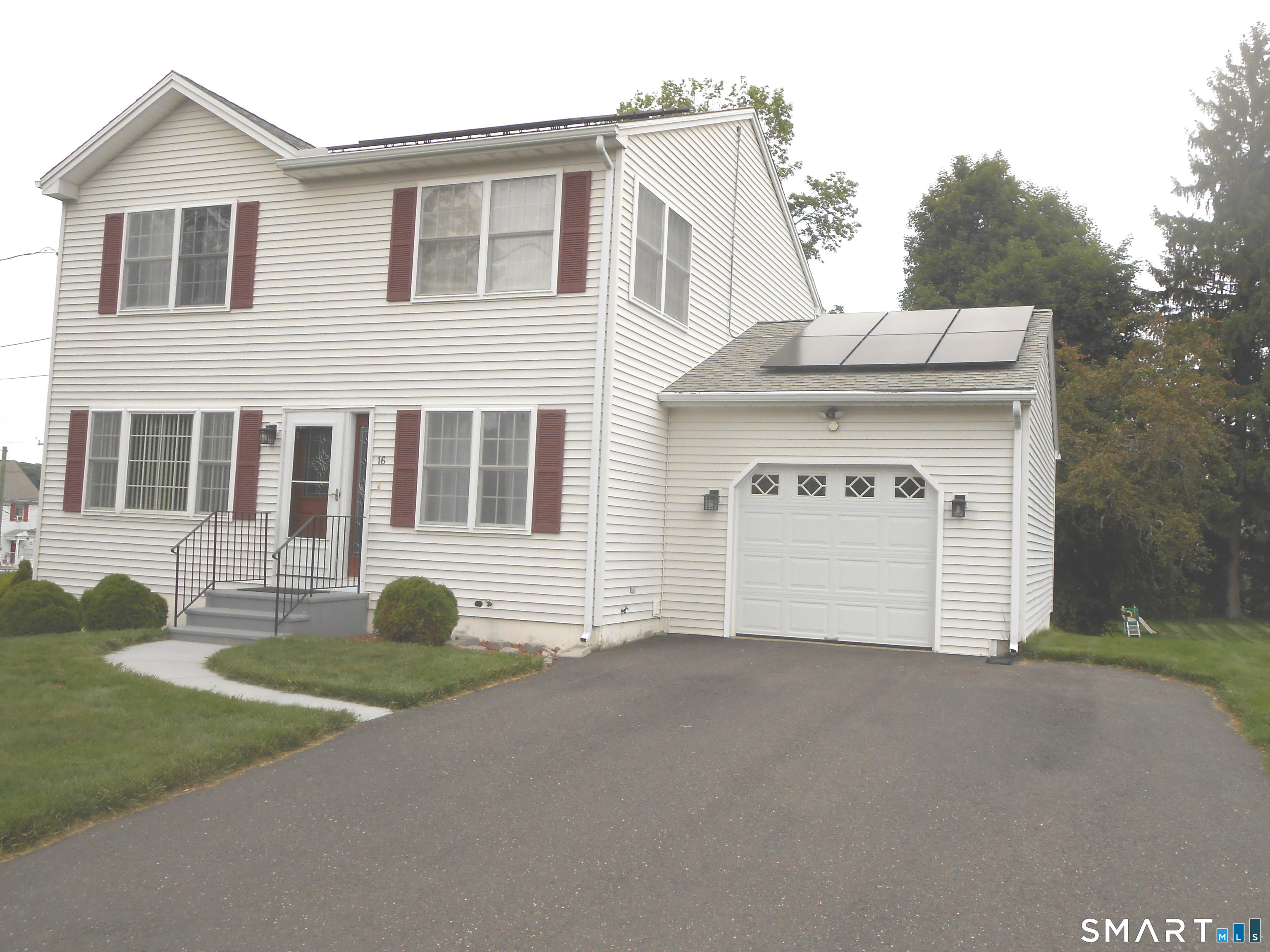 16 Hickory Road Naugatuck, CT 06770 - Photo 1 of 19
