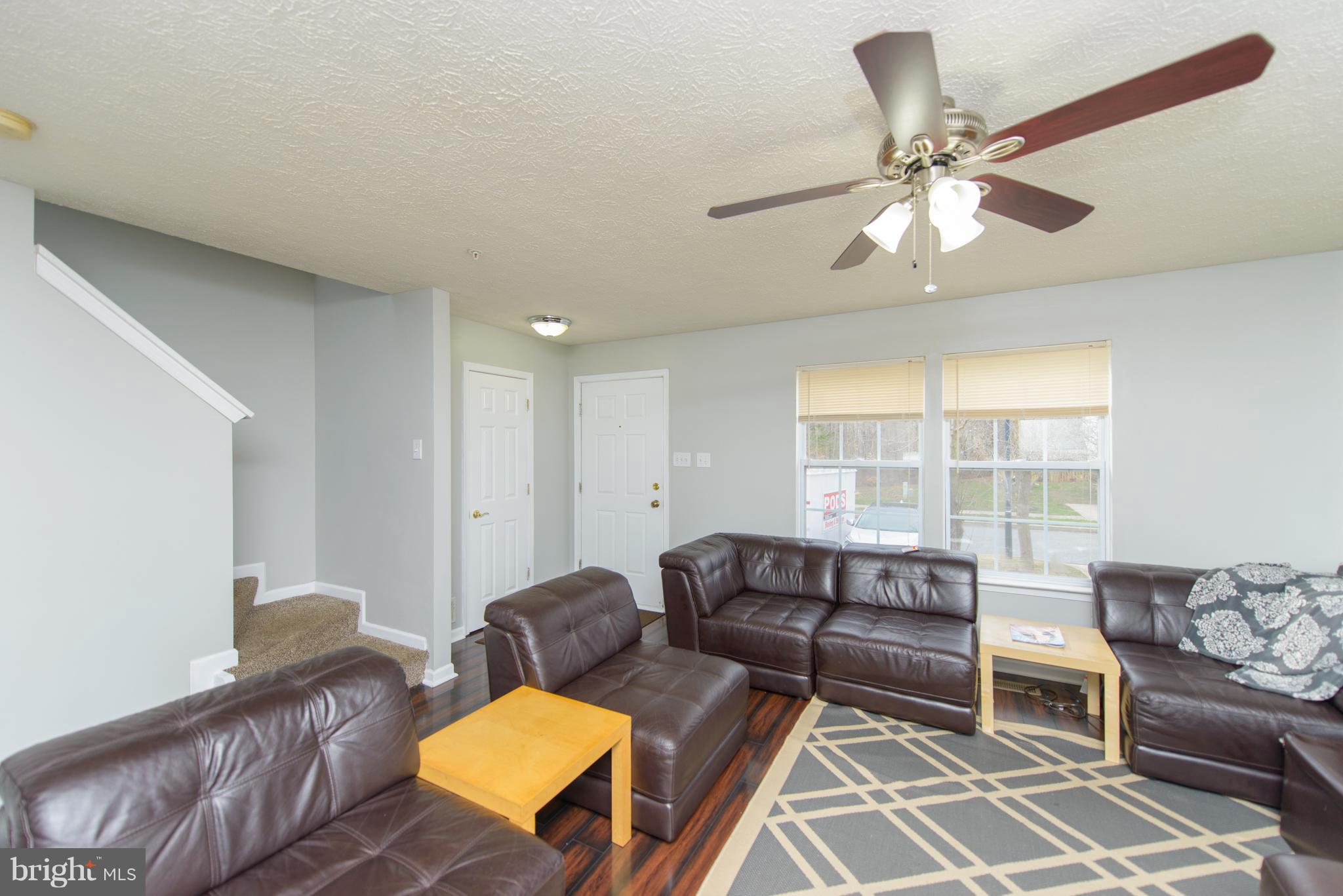 2065 Paperbark Road Baltimore, MD 21221 - Photo 6 of 30 Living Room