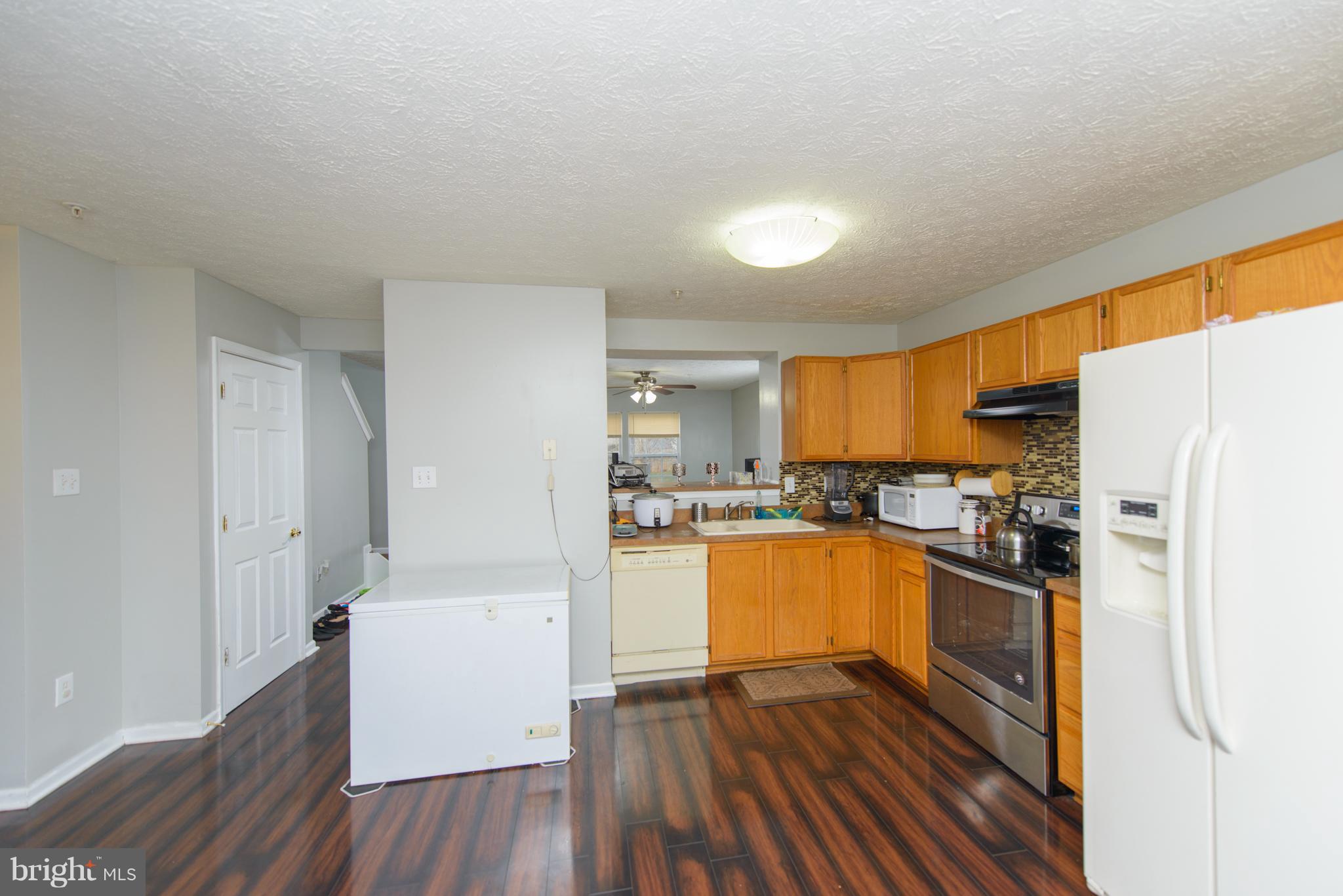 2065 Paperbark Road Baltimore, MD 21221 - Photo 7 of 30 Kitchen