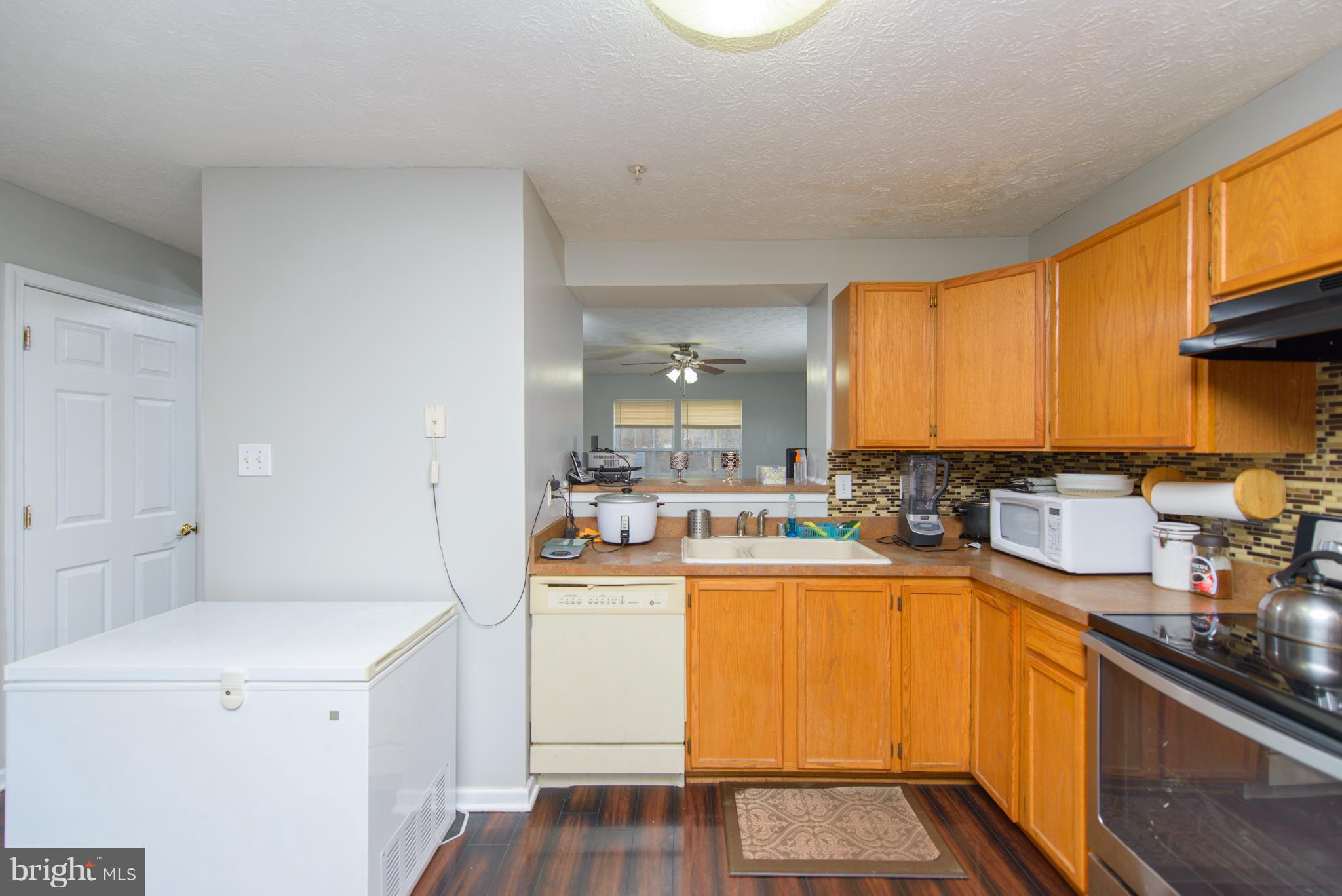 2065 Paperbark Road Baltimore, MD 21221 - Photo 8 of 30 Kitchen