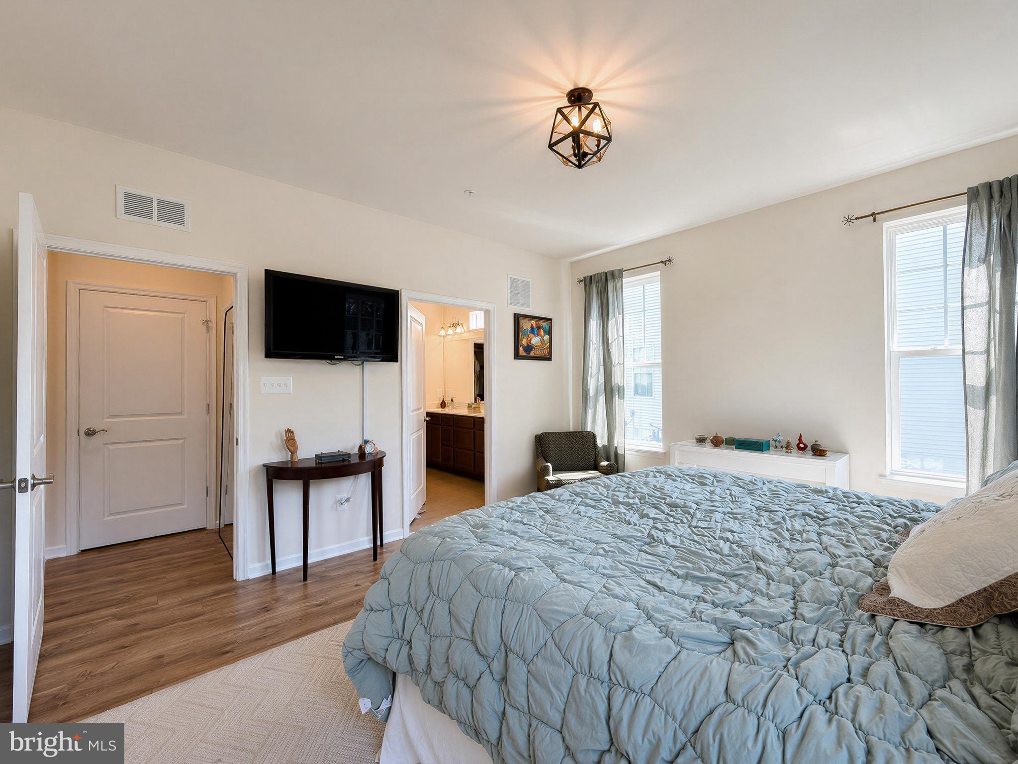 43889 Tallwood Road California, MD 20619 - Photo 32 of 63 Attached bath