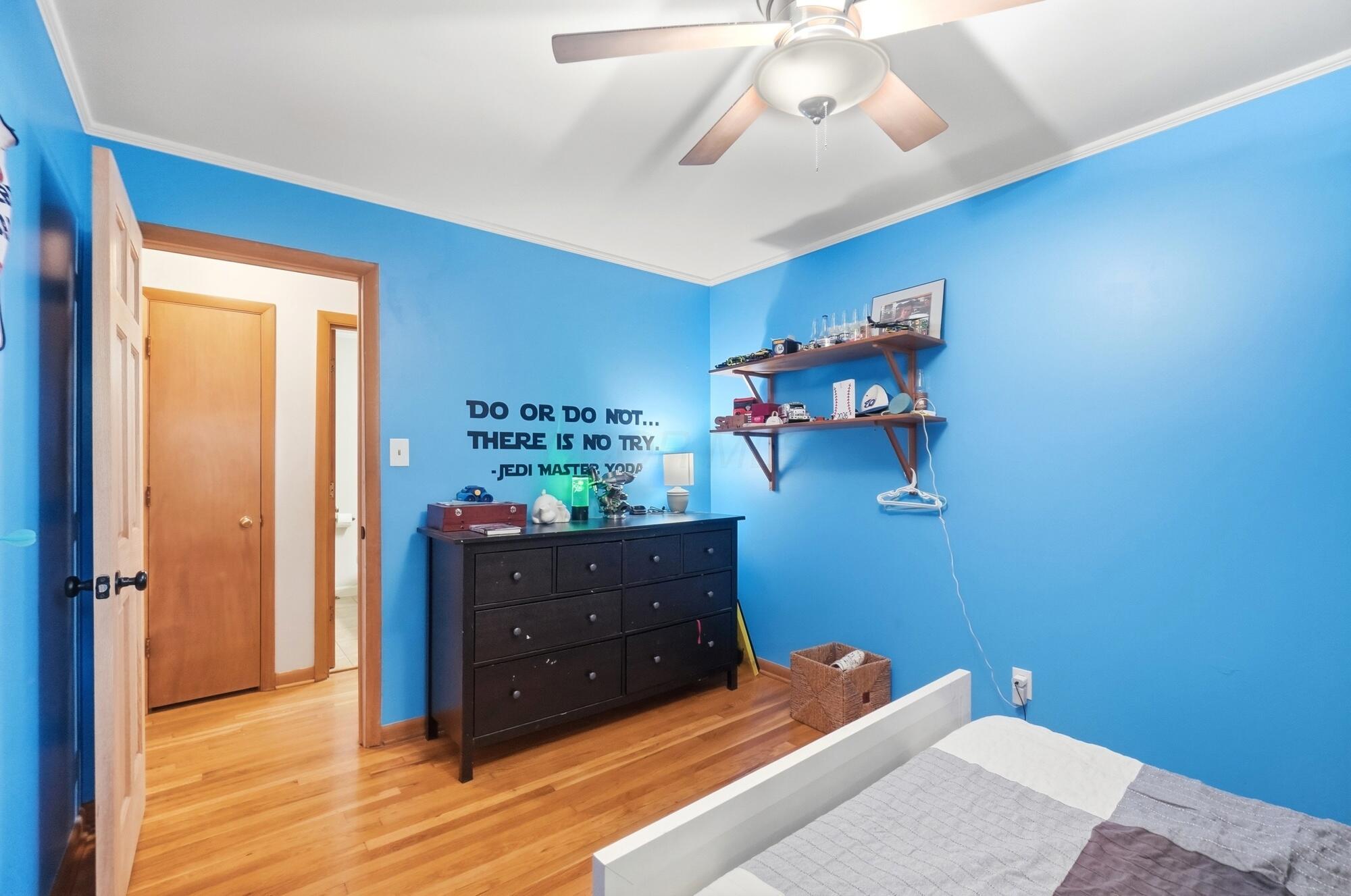 1381 Zollinger Road Columbus, OH 43221 - Photo 34 of 68 042