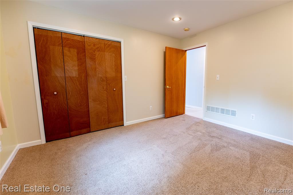 3180 Eastwood Drive Rochester, MI 48309 - Photo 36 of 45