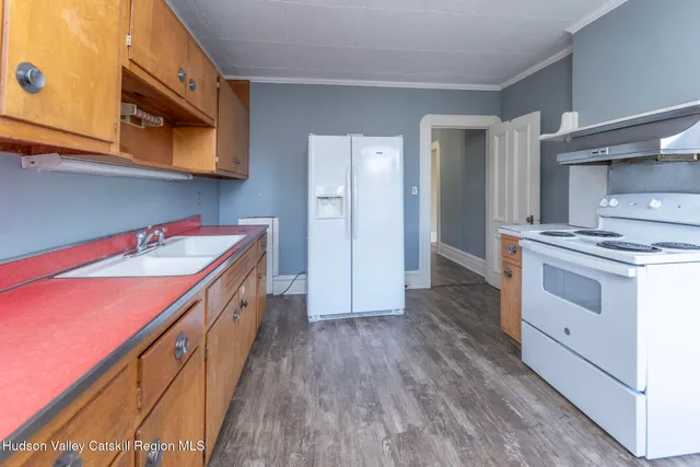 a view of a bathroom