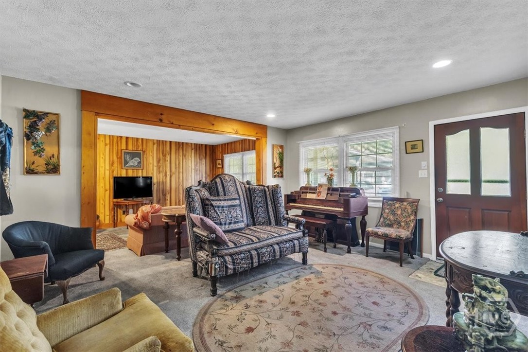 810 Walthour Road Savannah, GA 31410 - Photo 3 of 33